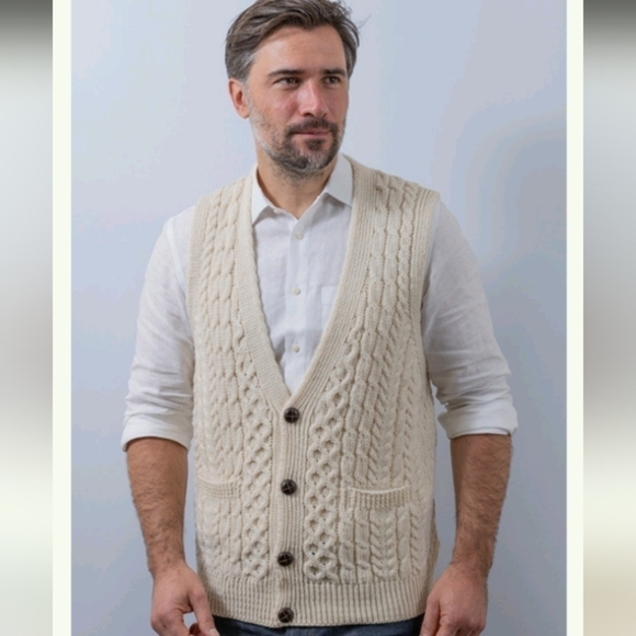 Carraig Donn Irish wool sleeveless sweater vest  Ivory sz L - Picture 1 of 9